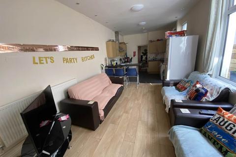 8 bedroom house to rent, Pentyrch Street, Cathays,