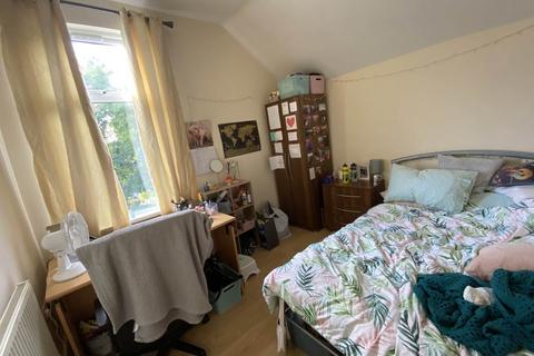 8 bedroom house to rent, Pentyrch Street, Cathays,
