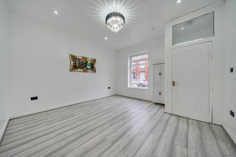 3 bedroom terraced house for sale, Hawthorn Grove, Ashton-under-lyne, Lancashire, OL7