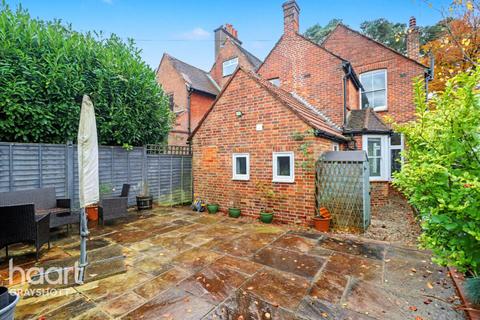 2 bedroom maisonette for sale, Churt Road, Hindhead