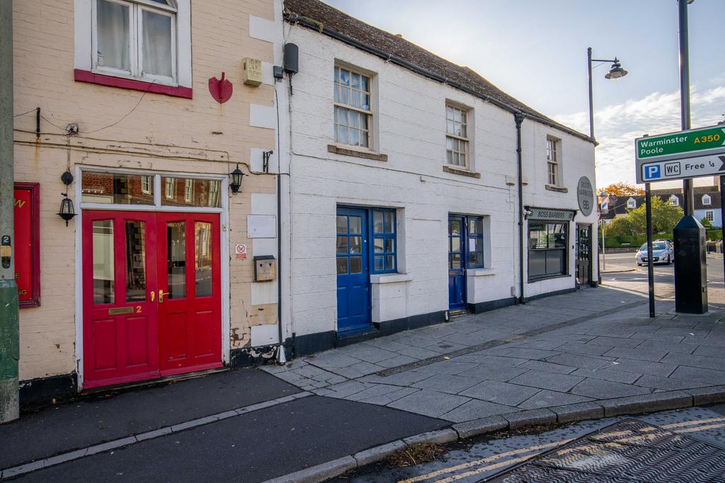 Market Place, Westbury BA13 1 bed flat - £625 pcm (£144 pw)
