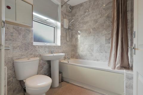 3 bedroom flat for sale, Queens Road, Highfield, Sheffield