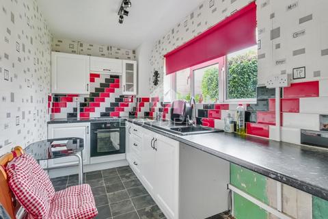 3 bedroom semi-detached house to rent, Bardfield Road, Colchester CO2