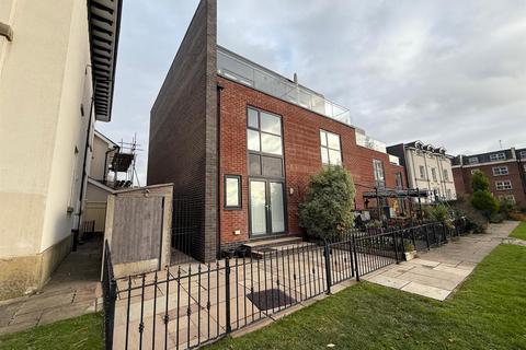 Great Clowes Street, Salford