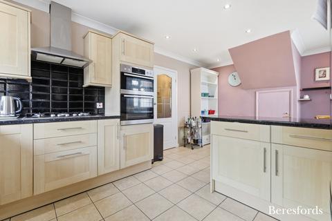 20 Pine Close, Ingatestone, CM4 9EG
