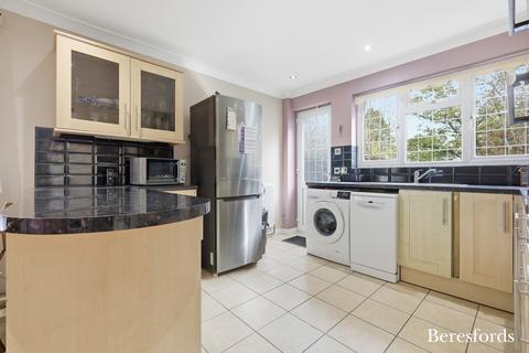 20 Pine Close, Ingatestone, CM4 9EG