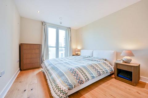 undefined, Chiswick High Road, Chiswick, London, W4