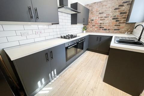 5 bedroom end of terrace house to rent, Dell Street, L7 2QA,