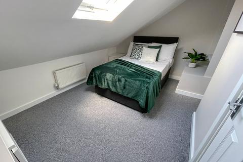 5 bedroom end of terrace house to rent, Dell Street, L7 2QA,
