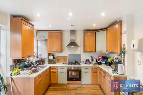3 bedroom terraced house for sale, Hamilton Avenue, London, N9