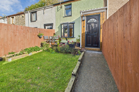 Neath Road, Neath SA11
