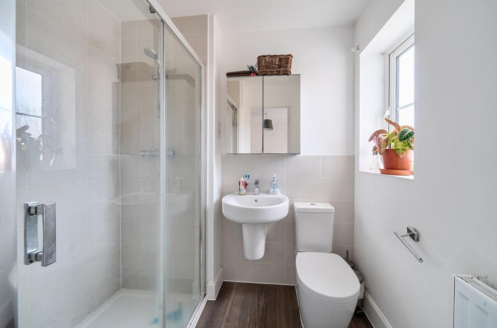 1370546-9-6900e9b...