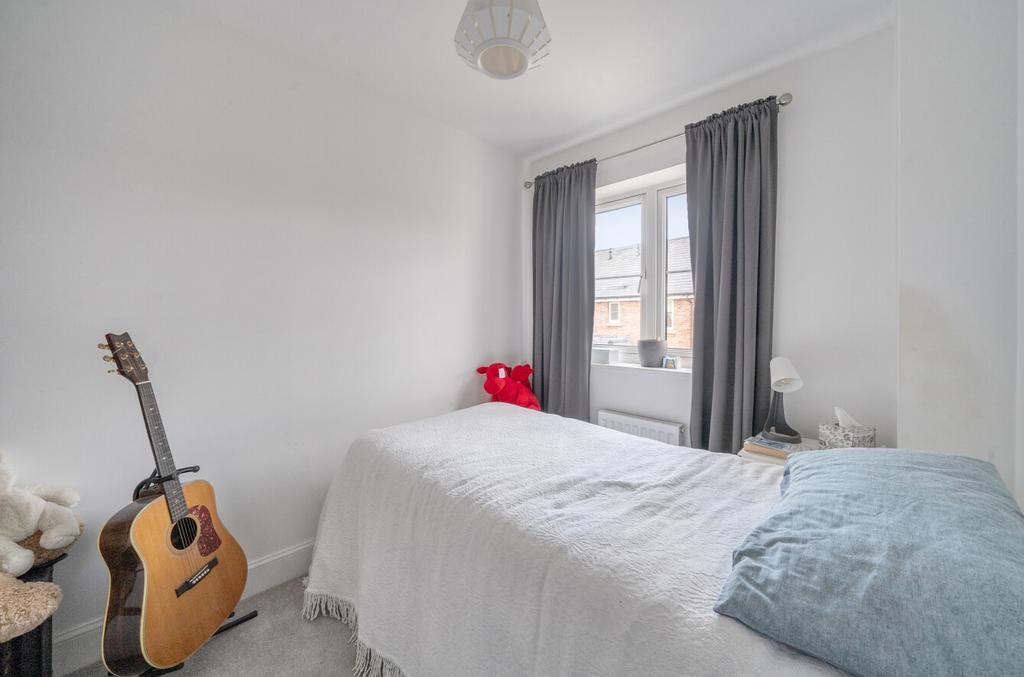 1370546-25-6900f3...