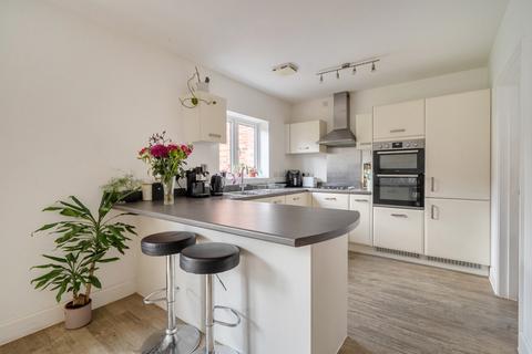 4 bedroom detached house for sale, Goswell Square, Alton, Hampshire, GU34