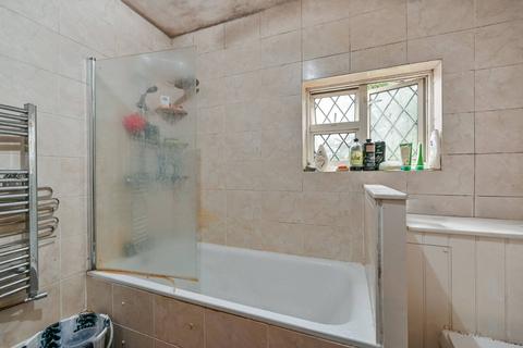 15 Queens Road, Feltham, TW13 5AW