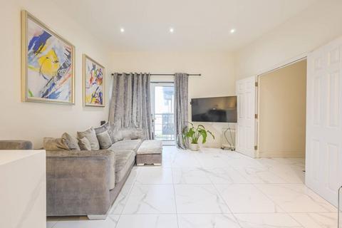 Fishguard Way, London, Docklands, London, E16