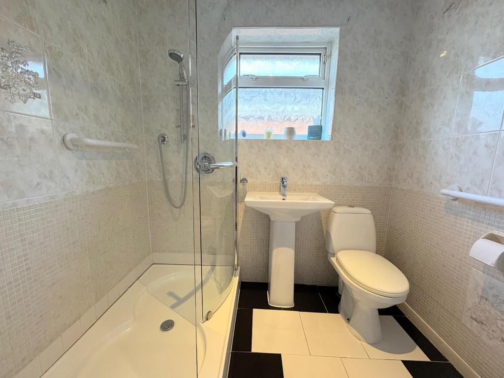 Family shower room