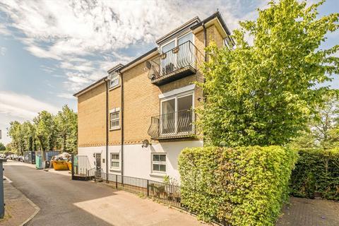 2 bedroom flat for sale, Portsmouth Road, Surbiton KT6