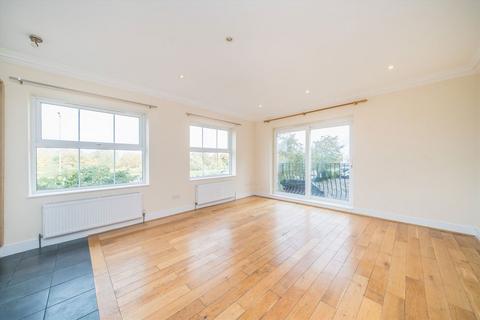2 bedroom flat for sale, Portsmouth Road, Surbiton KT6