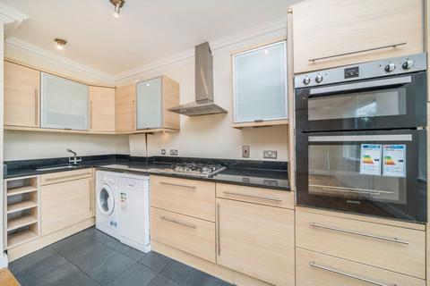 2 bedroom flat for sale, Portsmouth Road, Surbiton KT6