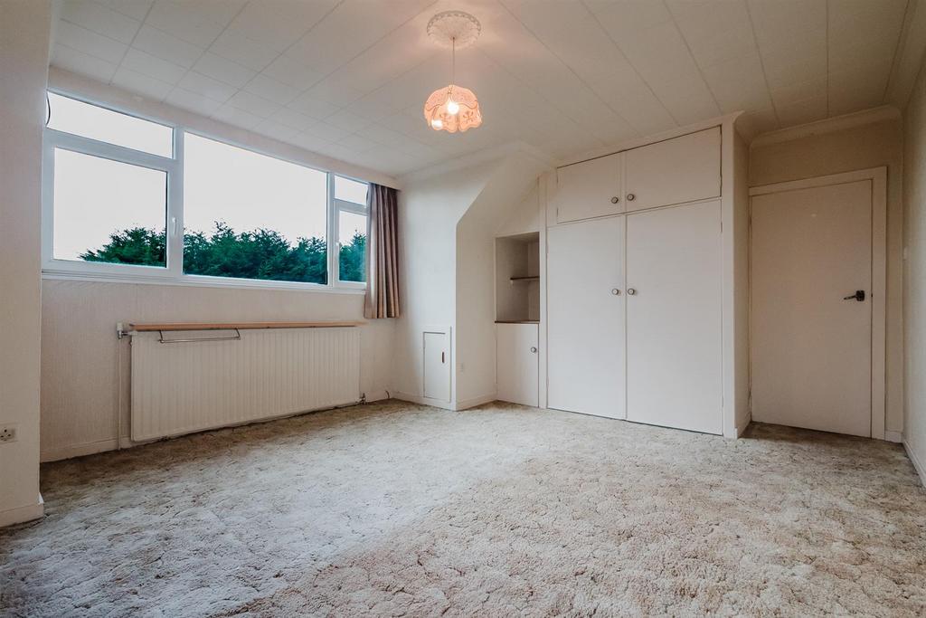 Bedroom 2 (2).jpg
