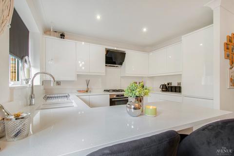 3 bedroom detached house for sale, Haydock Close, Dosthill, Tamworth, B77