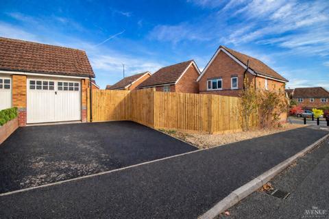 3 bedroom detached house for sale, Haydock Close, Dosthill, Tamworth, B77