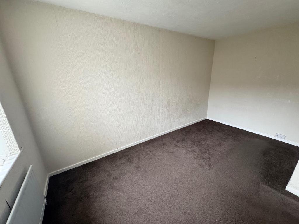 Bedroom (rear)