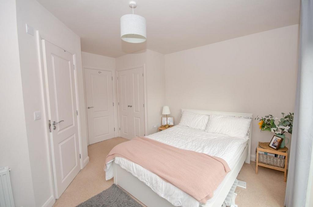 Bedroom one pic 3.jpg