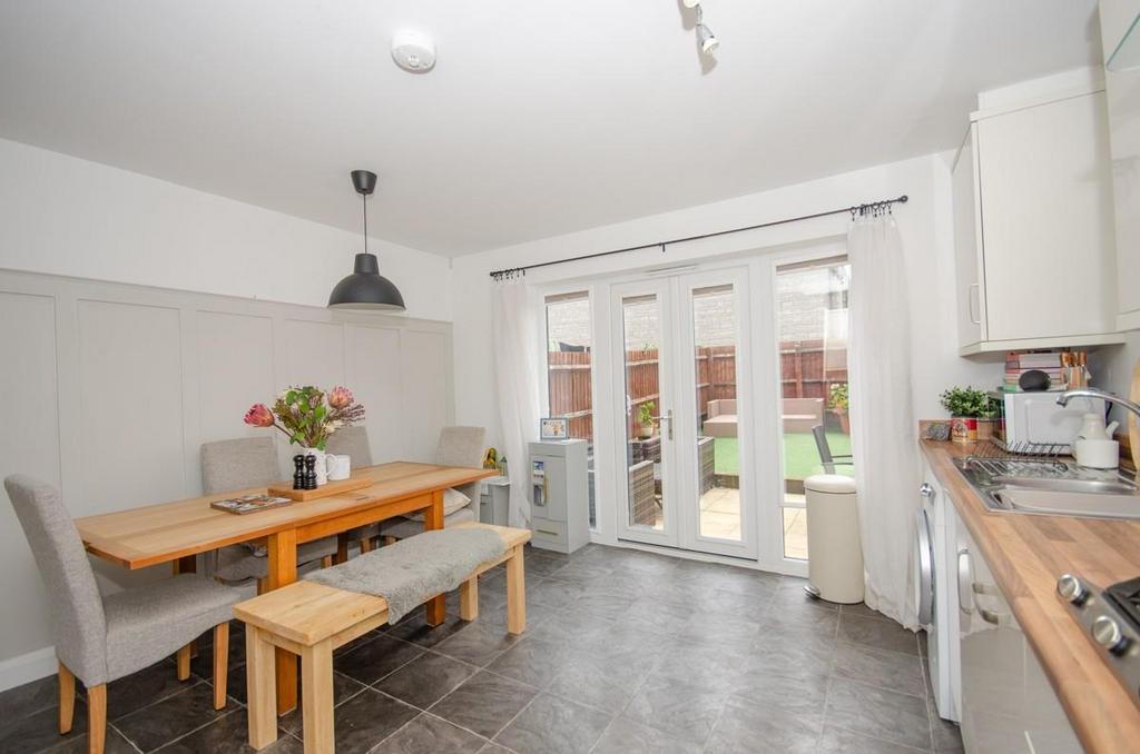 Kitchen pic 3.jpg