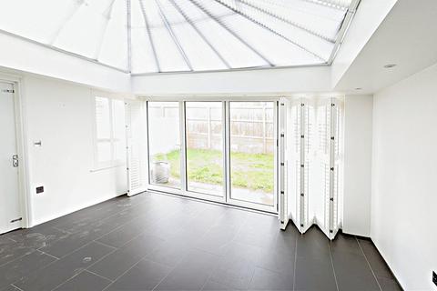 4 bedroom semi-detached house for sale, Sparrowhawk Place, Hatfield, AL10