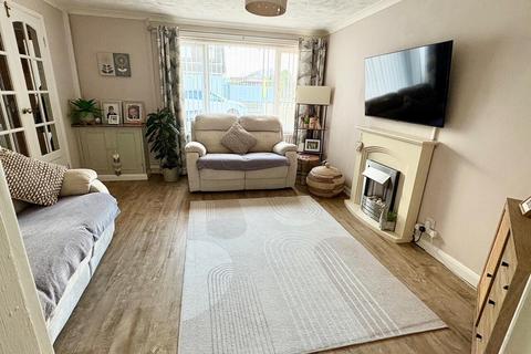 4 bedroom semi-detached house for sale, Pendeen Crescent, Threemilestone
