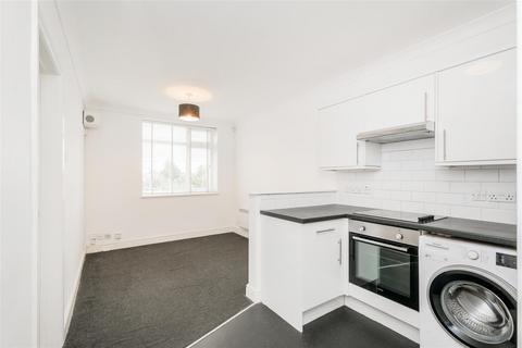 2 bedroom flat to rent, Frances Court, Chingford Mount Road, Chingford