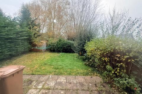 3 bedroom semi-detached house to rent, Hengrove Close,  Headington,  OX3