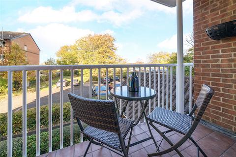 2 bedroom flat for sale, Glenbuck Road, Surbiton KT6