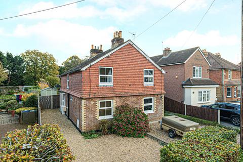 undefined, Yew Tree Road, Godalming GU8