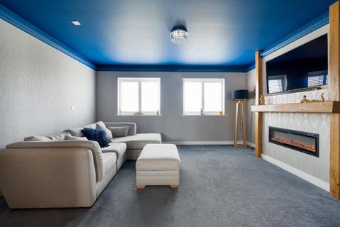 3 bedroom chalet for sale, Daimler Avenue, Herne Bay