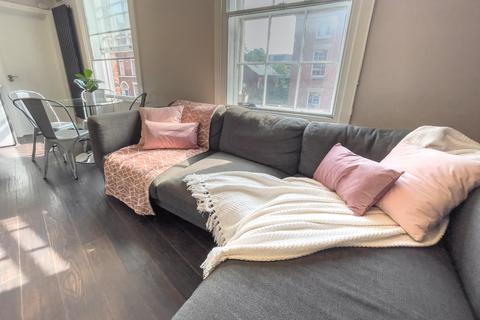 undefined, Clarence Street, L3 5TN,