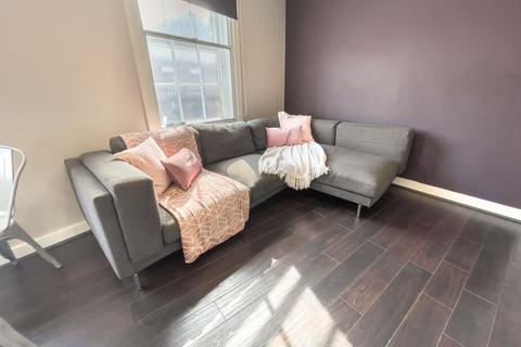 undefined, Clarence Street, L3 5TN,