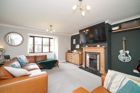 undefined, Mancroft Road, Caddington, LU1