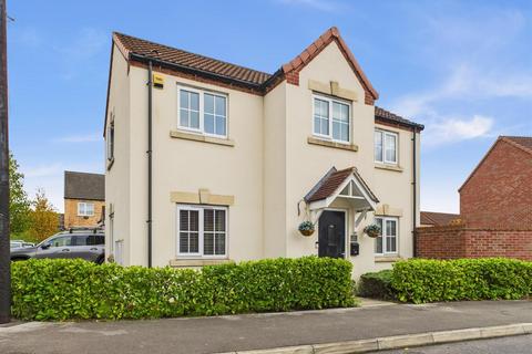 3 bedroom detached house for sale, Chatsworth Drive, Elloughton