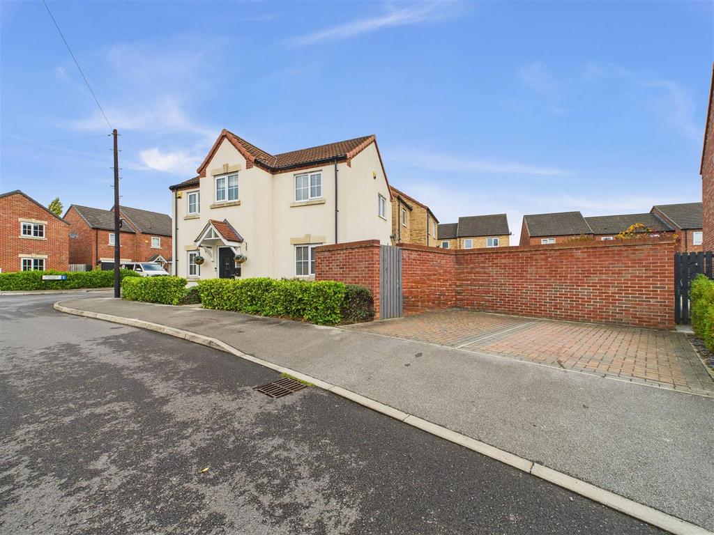 CAM03303 G0-PR0250-STILL005.jpg