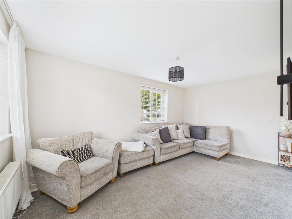 CAM03303 G0-PR0250-STILL026.jpg