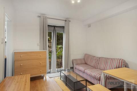 2 bedroom apartment for sale, Kings Close, Hendon