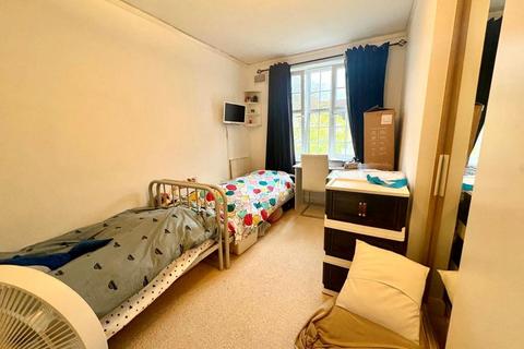 undefined, Richmond Road,  Twickenham,  TW1