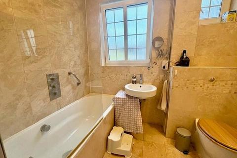 undefined, Richmond Road,  Twickenham,  TW1