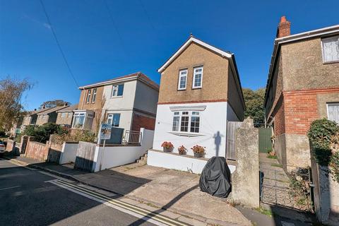 3 bedroom detached house for sale, Colenutts Road, Ryde, PO33 3HS
