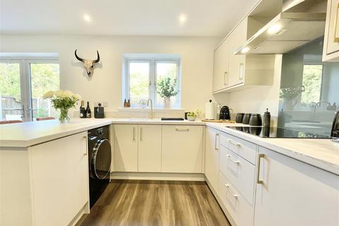 undefined, Fallow Drive, Banham