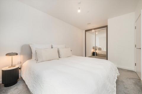 2 bedroom flat to rent, Wales Farm Road, London W3