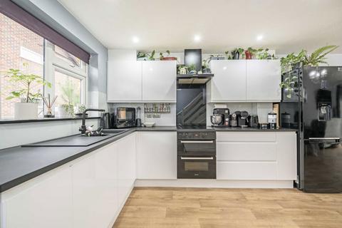 undefined, Stevens Close, Hampton TW12